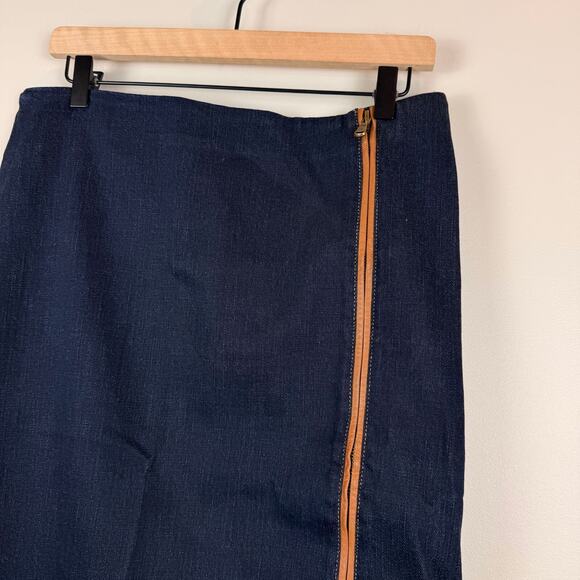 Lauren Ralph Lauren Navy Skirt with Gold Zipper - Picture 2 of 9